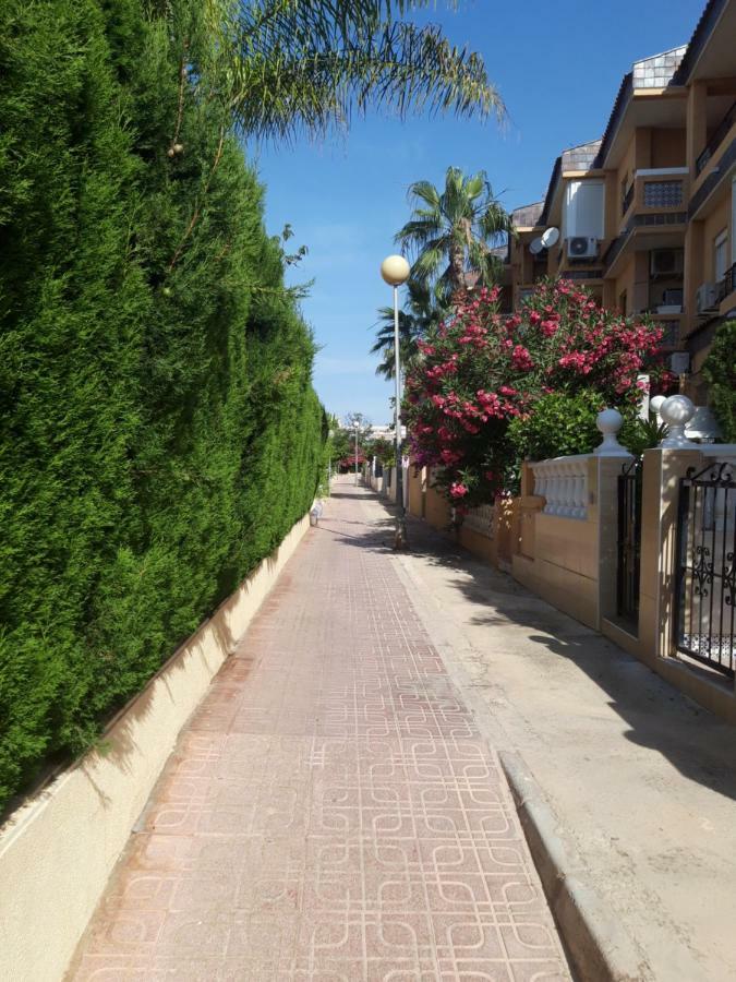 Punta Prima Pleasure With Private Parking In A Gated Community Close To The Beach Torrevieja Kültér fotó